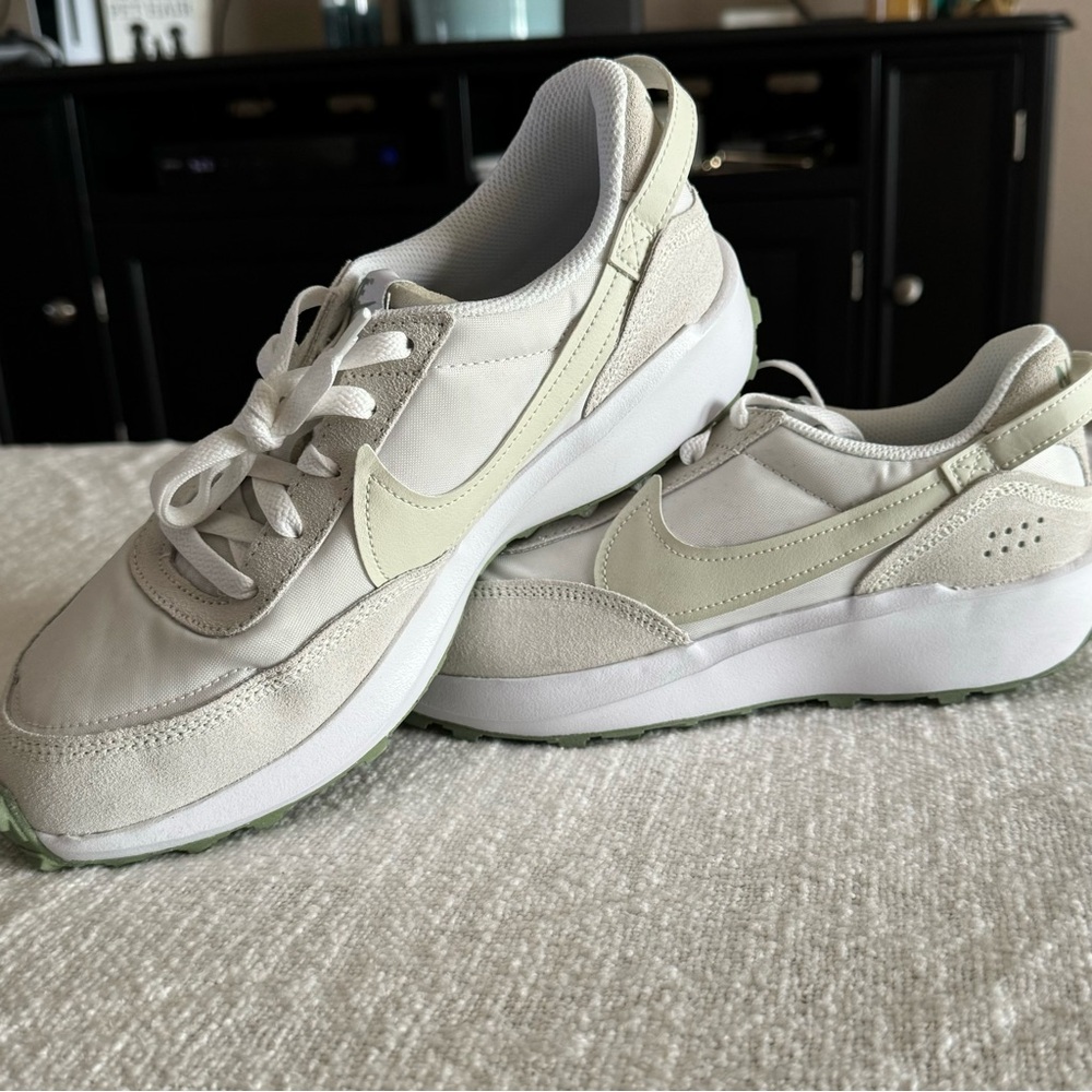 Nike Waffle Debut Vintage Running Shoe - Women's